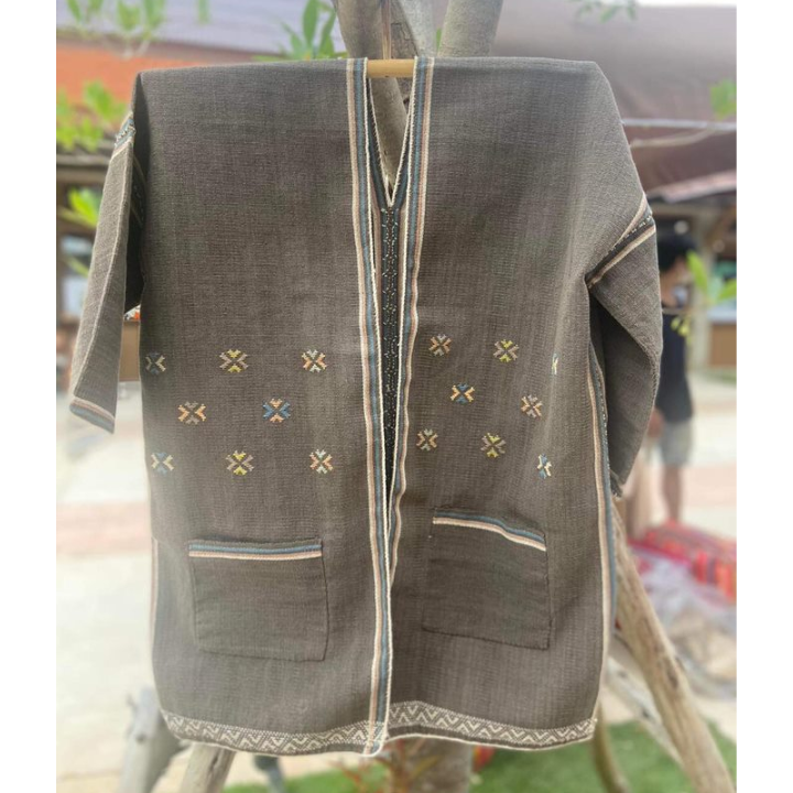 เสื้อคลุมทอลาย