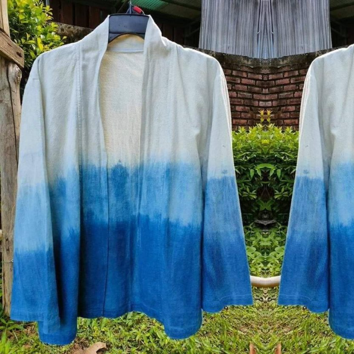 เสื้อคลุมมัดย้อม